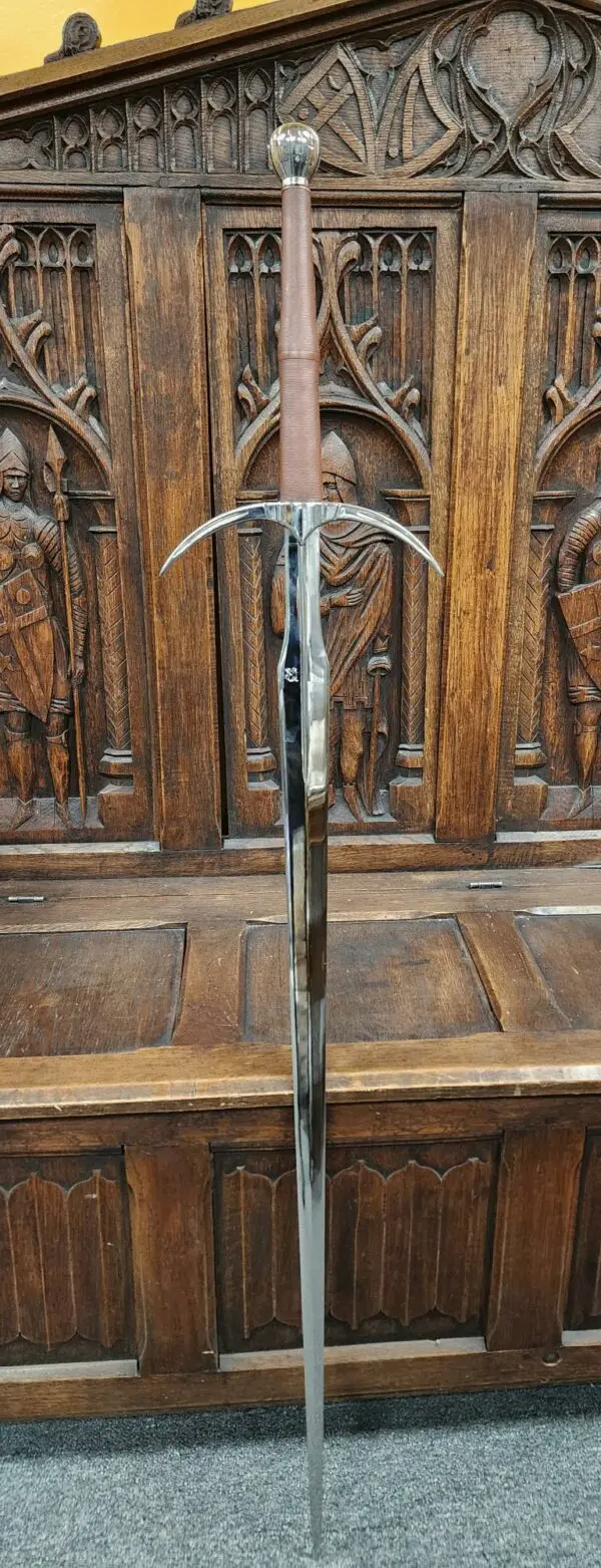 two-handed-medieval-sword-on-sale-98830 (2)
