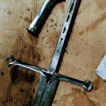 anduril-sword-tang-peened-1309-darksword-armory-4
