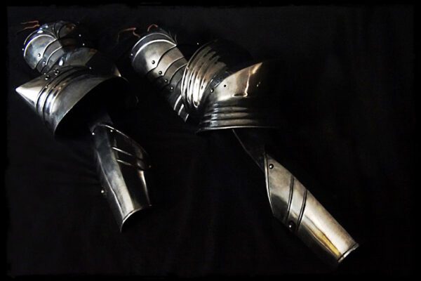 medieval-gothic-arms-armor-1722