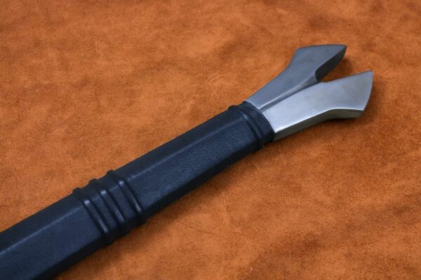 black-death-medieval-gothic-sword-medieval-weapon-1372-pommel