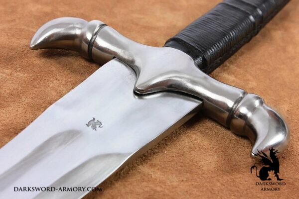 the-guardian-fantasy-norse-medieval-sword