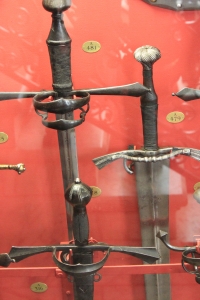 16-century-two-handed-sword-wallace-collection-a-479-room-1