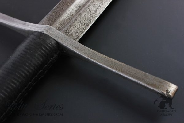 two-handed-templar-damascus-sword-hilt