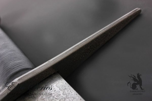 1605_06_org templar-sword-blade-edge