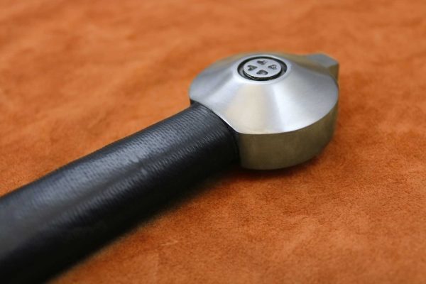 black-prince-sword-medieval-weapon-1326-pommel-2 black-prince-sword-medieval-weapon-1326-pommel-2