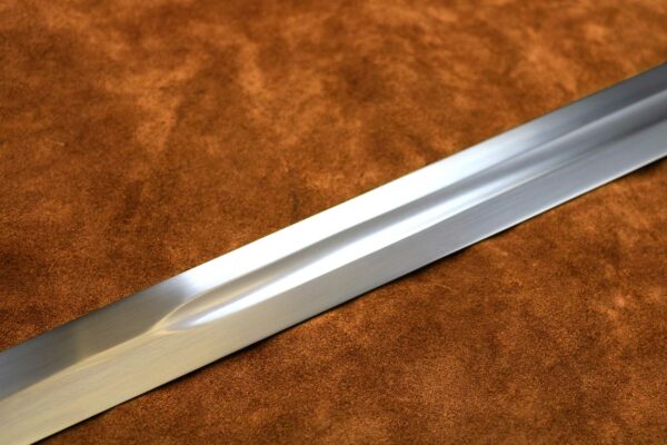 crusader-sword-medieval-weapon-templar-1303-darksword-armory-blade-fuller
