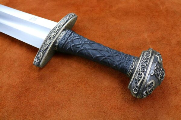 the-einar-medieval-viking-sword-medieval-weapon-1338-grip