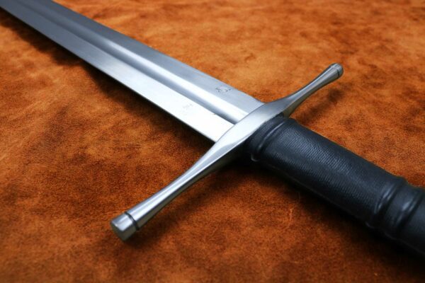 two-handed-norman-medieval-sword-1336-medieval-weapon-2