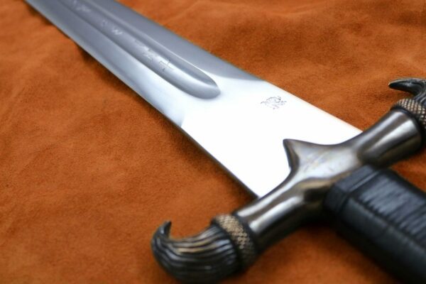 erland-sword-medieval-sweapon-1547-blade-logo