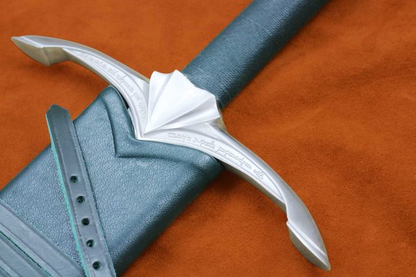 the-vindaaris-sword-fantasy-medieval-weapon-1328-darksword-armory-8 the-vindaaris-sword-fantasy-medieval-weapon-1328-darksword-armory-8