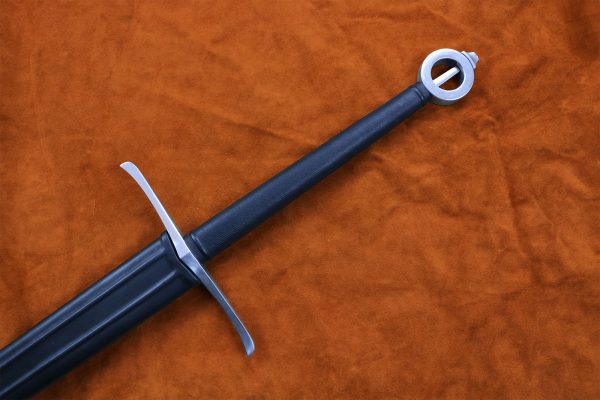 the-sword-of-the-mountain-game-of-thrones-got-darksword-armory-hilt