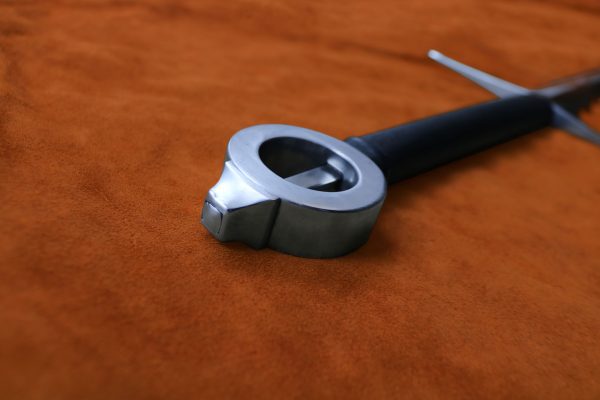 the-sword-of-the-mountain-game-of-thrones-got-darksword-armory-pommel the-sword-of-the-mountain-game-of-thrones-got-darksword-armory-pommel