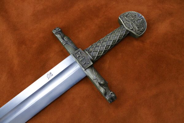 charlemagne-sword-medieval-weapon-darksword-armory-hilt-2