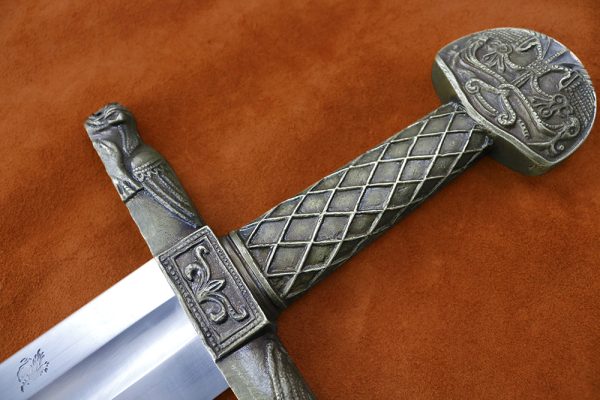 charlemagne-sword-medieval-weapon-darksword-armory-hilt charlemagne-sword-medieval-weapon-darksword-armory-hilt