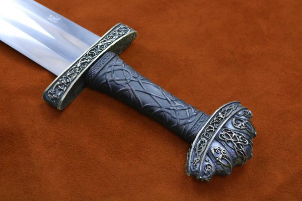 urnes-stave-viking-sword-medieval-weapon-1526-darksword-armory-3 urnes-stave-viking-sword-medieval-weapon-1526-darksword-armory-3