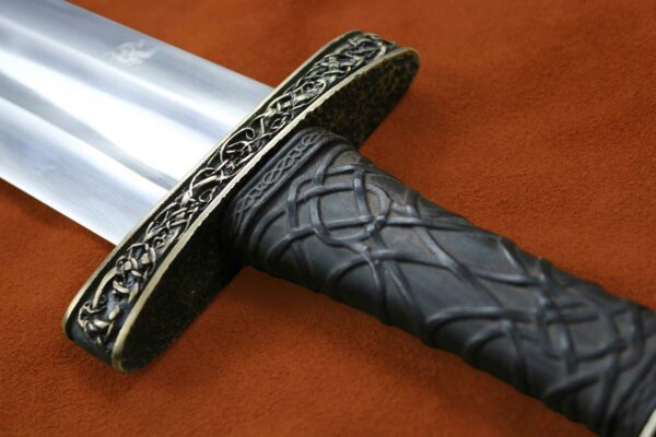 urnes-stave-viking-sword-medieval-weapon-1526-darksword-armory-8