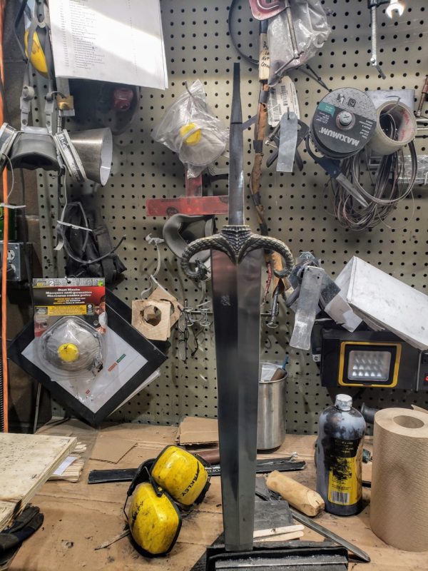 mother-of-dragons-sword-peened-construction-tang-assembly2 mother-of-dragons-sword-peened-construction-tang-assembly2