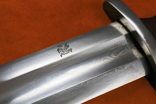 guardlan-two-handed-viking-sword-medieval-weapon-darksword-armory-2 guardlan-two-handed-viking-sword-medieval-weapon-darksword-armory-2