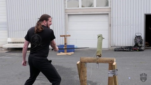 skallagrim-youtube-reviewer-image-with-oslo-viking-sword-destruction-test-session-1