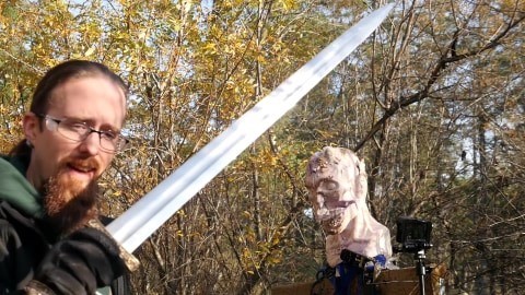 skallagrim-youtube-reviewer-image-with-oslo-viking-sword-destruction-test
