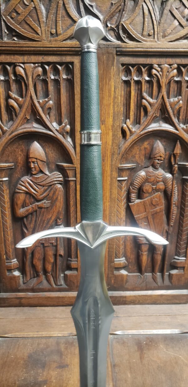 Sale item: The Vindaaris Sword (98716)