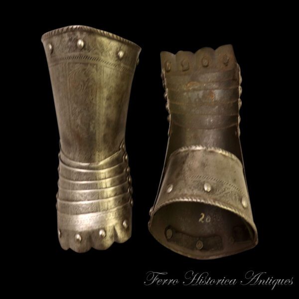 antique-medieval-gauntlets-88101-5 (1)