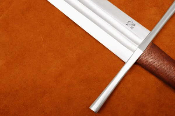 1550-Two-handed-war-sword-longsword 1550-Two-handed-war-sword-longsword