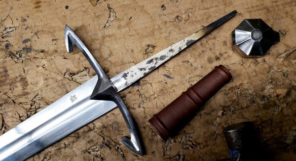 darksword-armory-tang-medieval-sword-tang-construction-1312 darksword-armory-tang-medieval-sword-tang-construction-1312