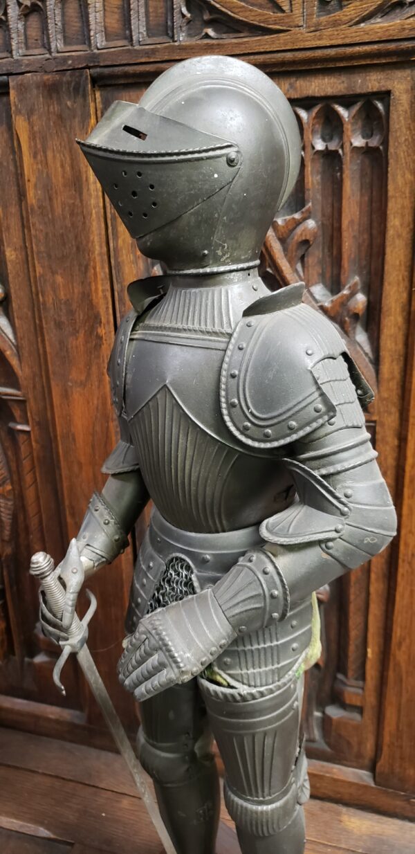 victorian-medieval-armor (2)