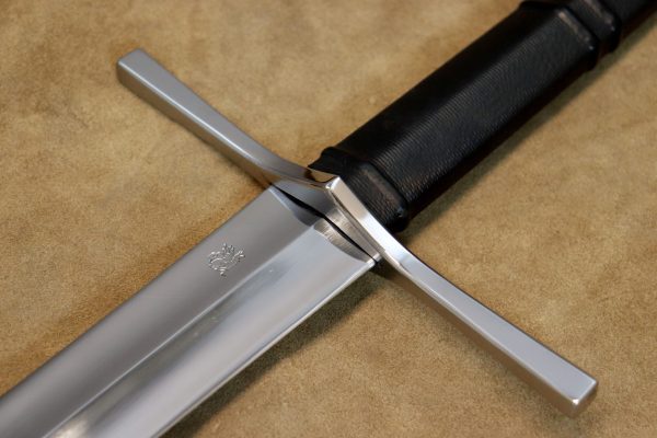 1332-two-handed-medieval-sword-medieval-weapon-longsword-1332-hilt (6) 1332-two-handed-medieval-sword-medieval-weapon-longsword-1332-hilt (6)