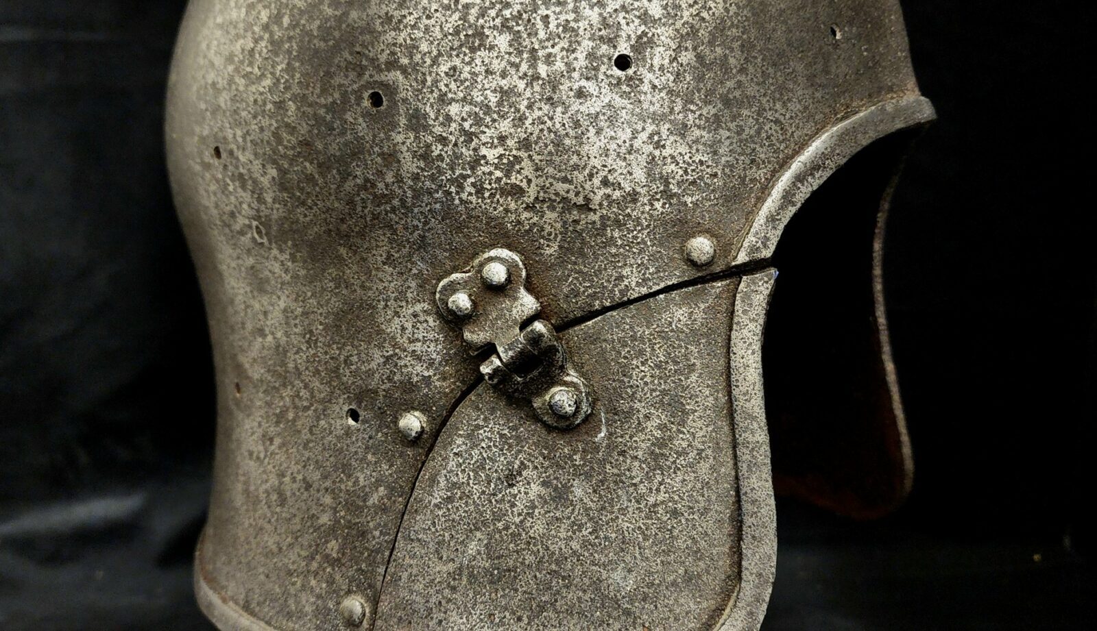 Darksword Armory