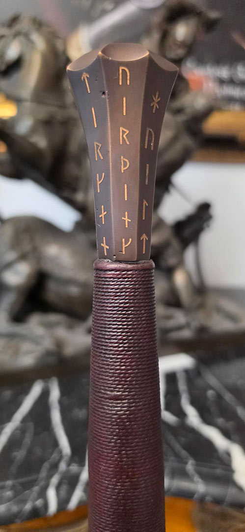 Alternative view of ( Sale Sword ) Runic Two-Handed Longsword(#98961)