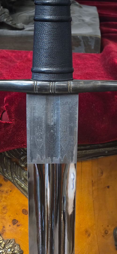 Alternative view of ( Sale Sword ) Gothic longsword (#98975)